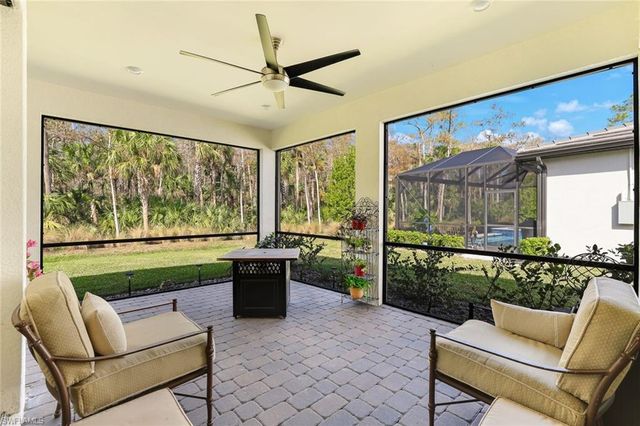 10439 Ventana LN, Naples, FL 34120