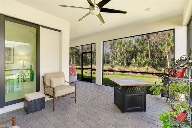 10439 Ventana LN, Naples, FL 34120