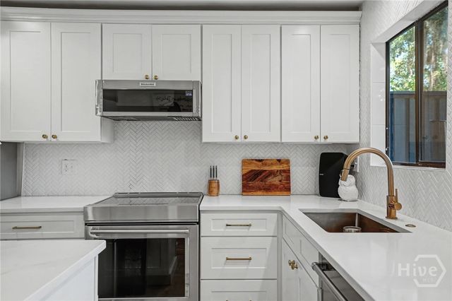 16 Dame Kathryn Drive, Savannah, GA 31411