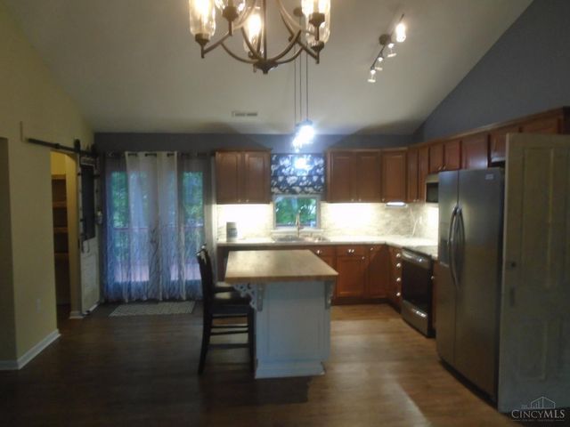74 W Persimmon Drive, Hamilton, OH 45013
