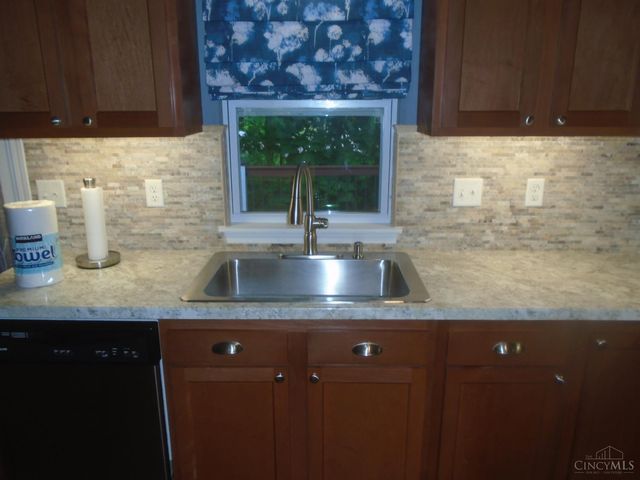 74 W Persimmon Drive, Hamilton, OH 45013