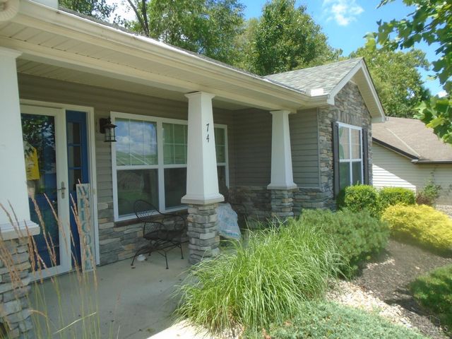 74 W Persimmon Drive, Hamilton, OH 45013