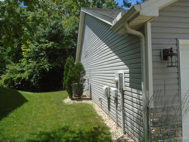 74 W Persimmon Drive, Hamilton, OH 45013