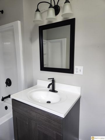 1926 G Street, Lincoln, NE 68510