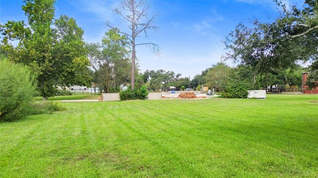 4003 Country Trails Street, Alvin, TX 77511