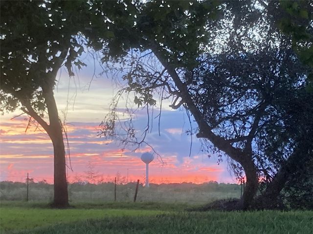 4003 Country Trails Street, Alvin, TX 77511