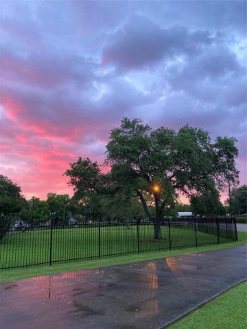 4003 Country Trails Street, Alvin, TX 77511