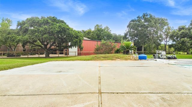 4003 Country Trails Street, Alvin, TX 77511