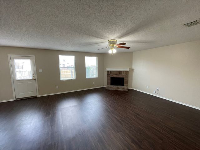 2912 Crimson Clover Drive, Lancaster, TX 75134