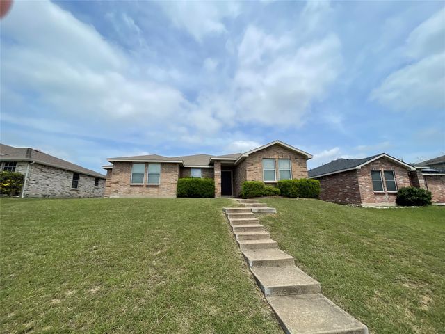 2912 Crimson Clover Drive, Lancaster, TX 75134