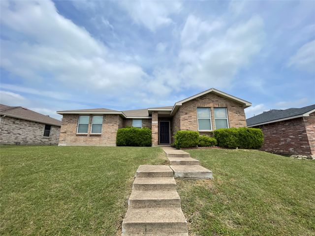 2912 Crimson Clover Drive, Lancaster, TX 75134