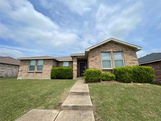 2912 Crimson Clover Drive, Lancaster, TX 75134