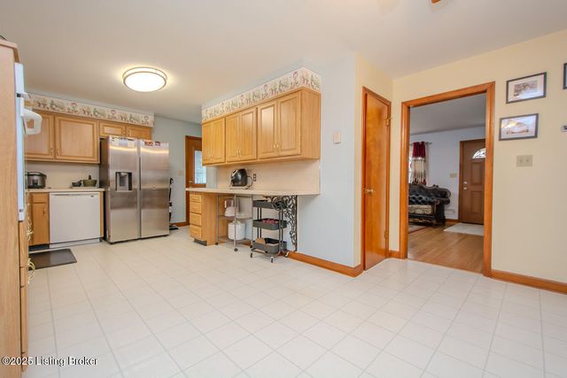 3019 Leman Dr, Louisville, KY 40220