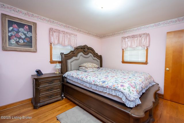 3019 Leman Dr, Louisville, KY 40220