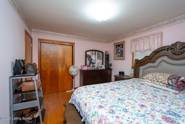 3019 Leman Dr, Louisville, KY 40220