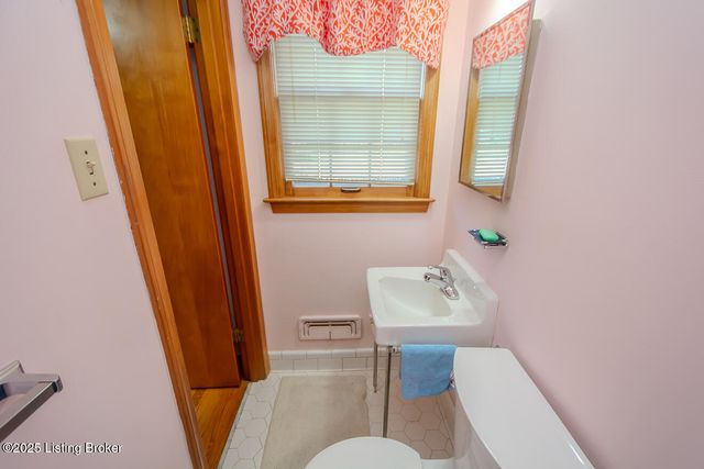 3019 Leman Dr, Louisville, KY 40220