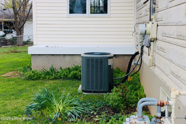 3019 Leman Dr, Louisville, KY 40220