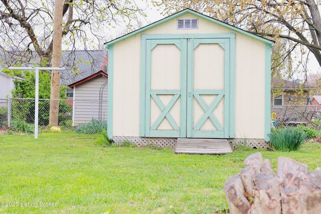 3019 Leman Dr, Louisville, KY 40220