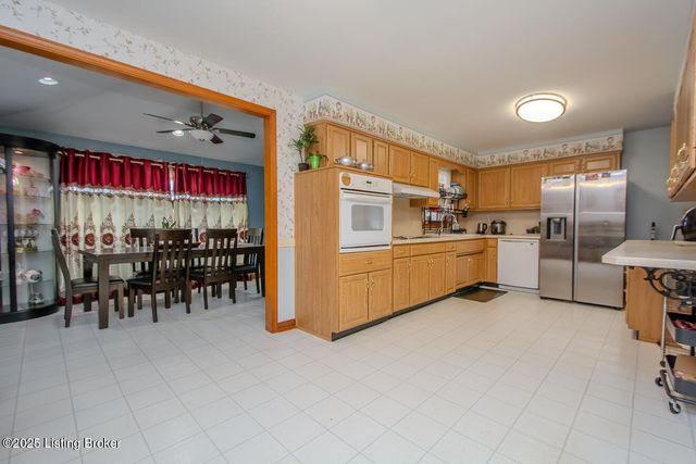 3019 Leman Dr, Louisville, KY 40220