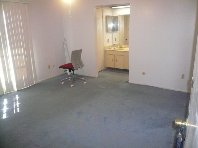 6425 S Briar Bayou Drive, Houston, TX 77072