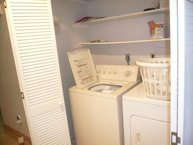 6425 S Briar Bayou Drive, Houston, TX 77072