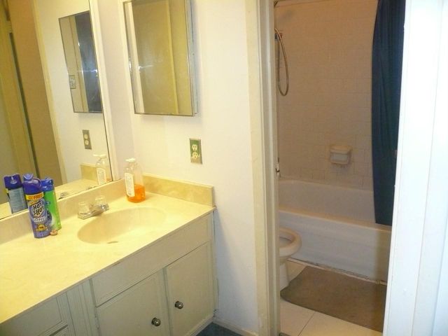 6425 S Briar Bayou Drive, Houston, TX 77072