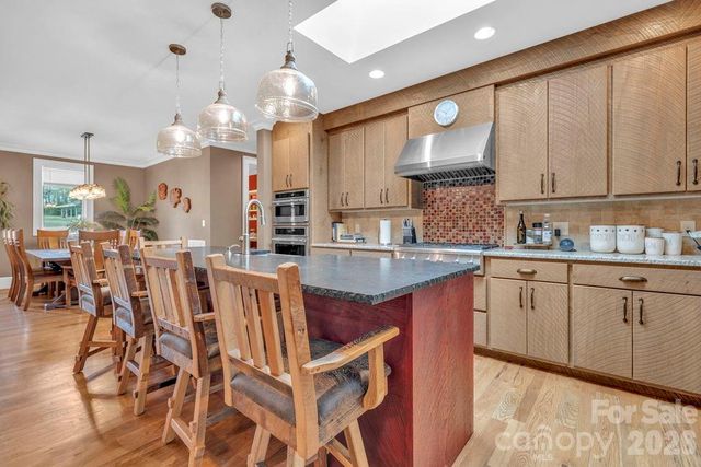 811 Linhigh Drive, Newland, NC 28657