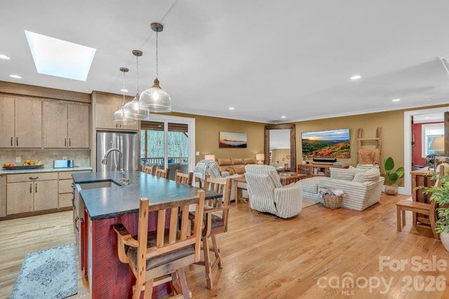 811 Linhigh Drive, Newland, NC 28657