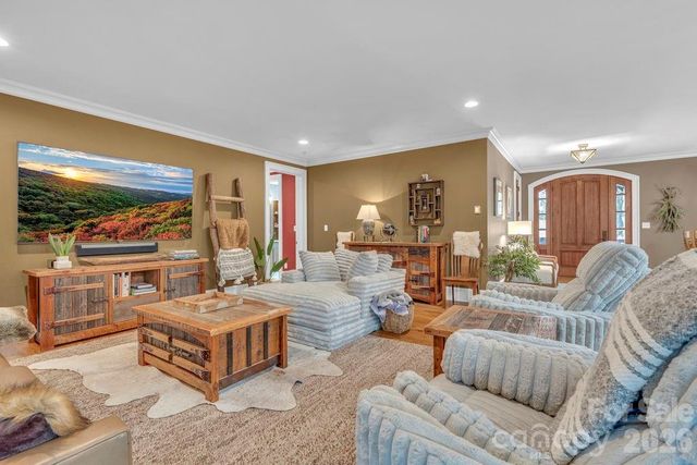 811 Linhigh Drive, Newland, NC 28657