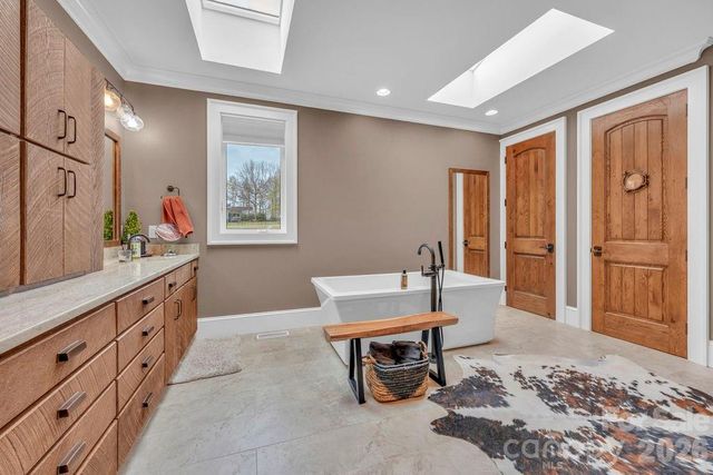 811 Linhigh Drive, Newland, NC 28657