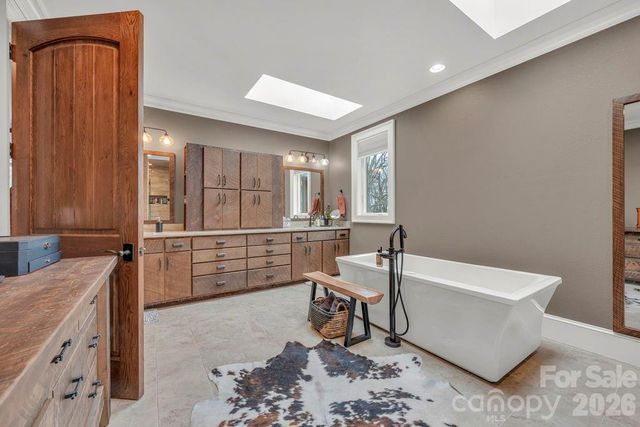 811 Linhigh Drive, Newland, NC 28657