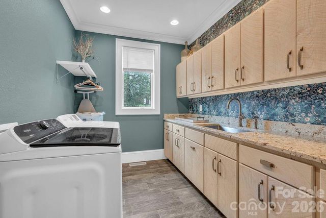 811 Linhigh Drive, Newland, NC 28657