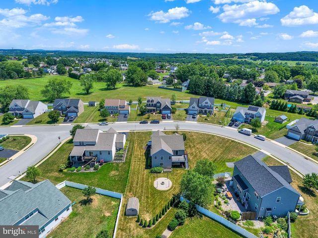 143 SPRING MEADOWS RD, Manchester, PA 17345