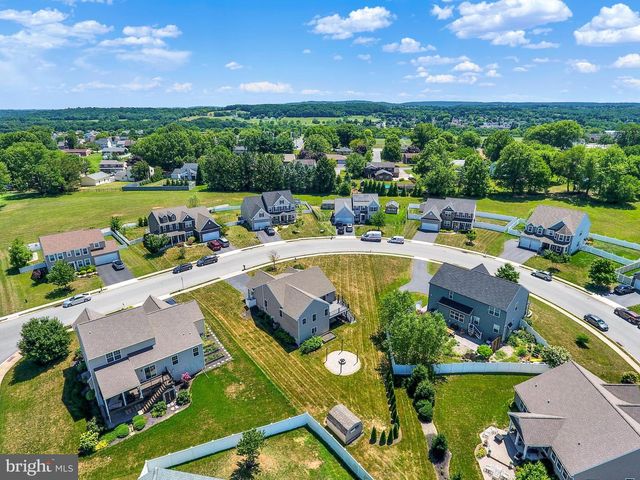 143 SPRING MEADOWS RD, Manchester, PA 17345