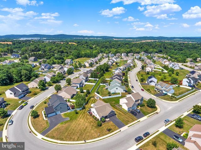 143 SPRING MEADOWS RD, Manchester, PA 17345