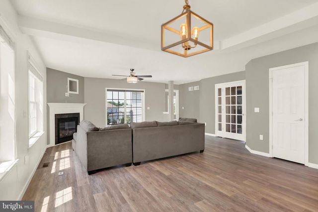 143 SPRING MEADOWS RD, Manchester, PA 17345