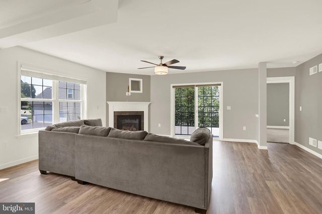 143 SPRING MEADOWS RD, Manchester, PA 17345