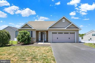 143 SPRING MEADOWS RD, Manchester, PA 17345