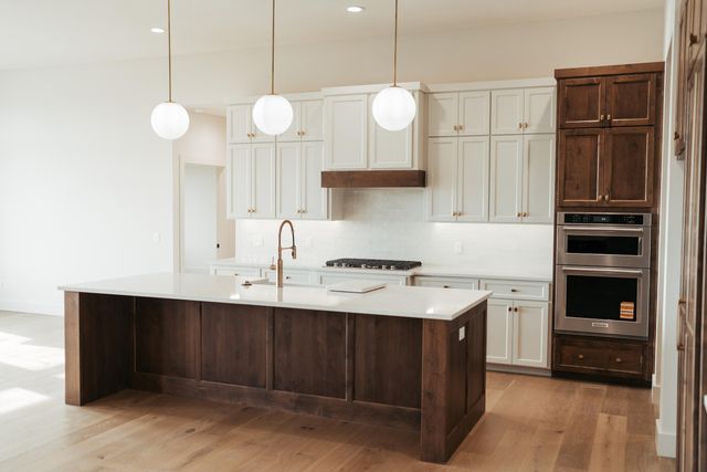 5566 E Cavalcade Lane, Springfield, MO 65802