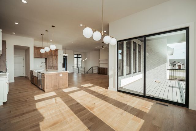 5566 E Cavalcade Lane, Springfield, MO 65802