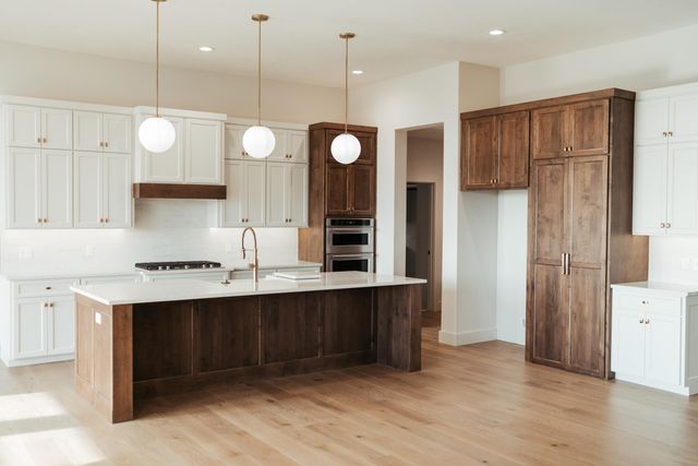 5566 E Cavalcade Lane, Springfield, MO 65802