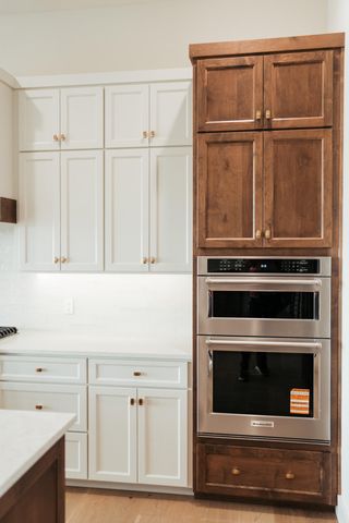 5566 E Cavalcade Lane, Springfield, MO 65802