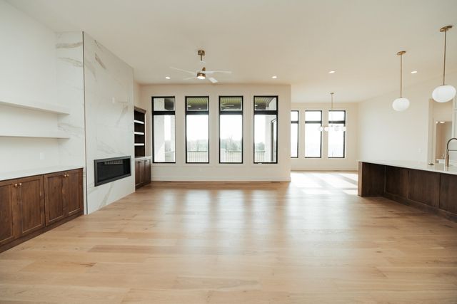 5566 E Cavalcade Lane, Springfield, MO 65802