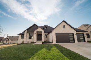 5566 E Cavalcade Lane, Springfield, MO 65802