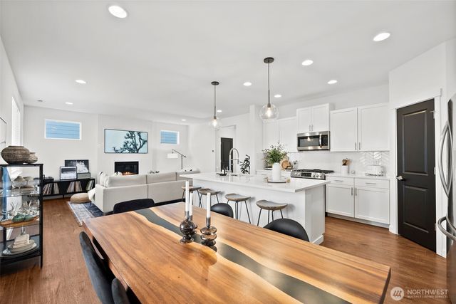 5168 Sinclair Way, Bremerton, WA 98312