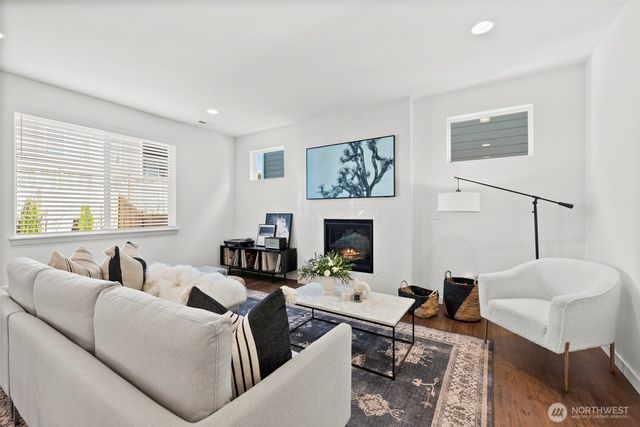 5168 Sinclair Way, Bremerton, WA 98312