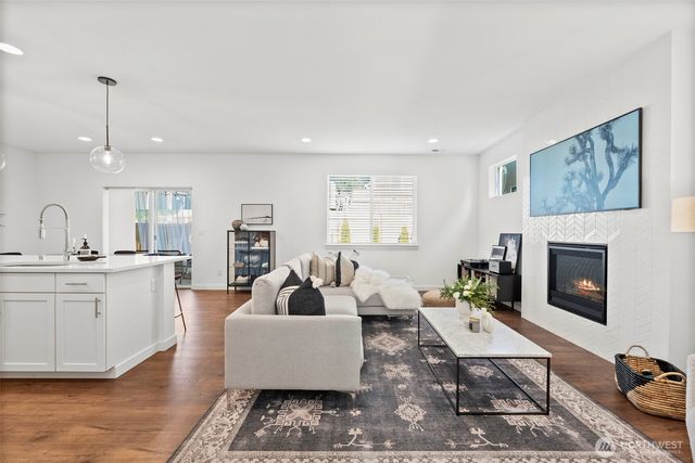 5168 Sinclair Way, Bremerton, WA 98312