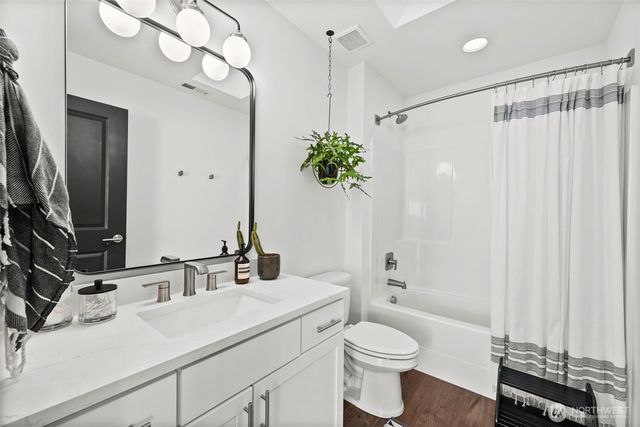 5168 Sinclair Way, Bremerton, WA 98312