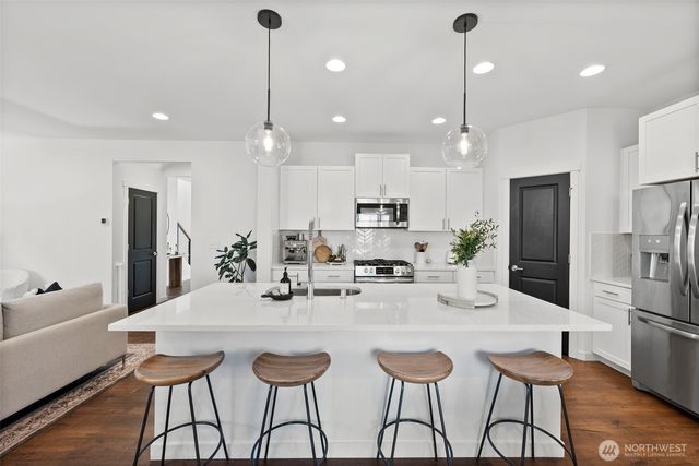 5168 Sinclair Way, Bremerton, WA 98312