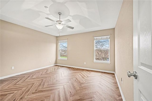 1842 White Tail Lane, Liberty, MO 64068